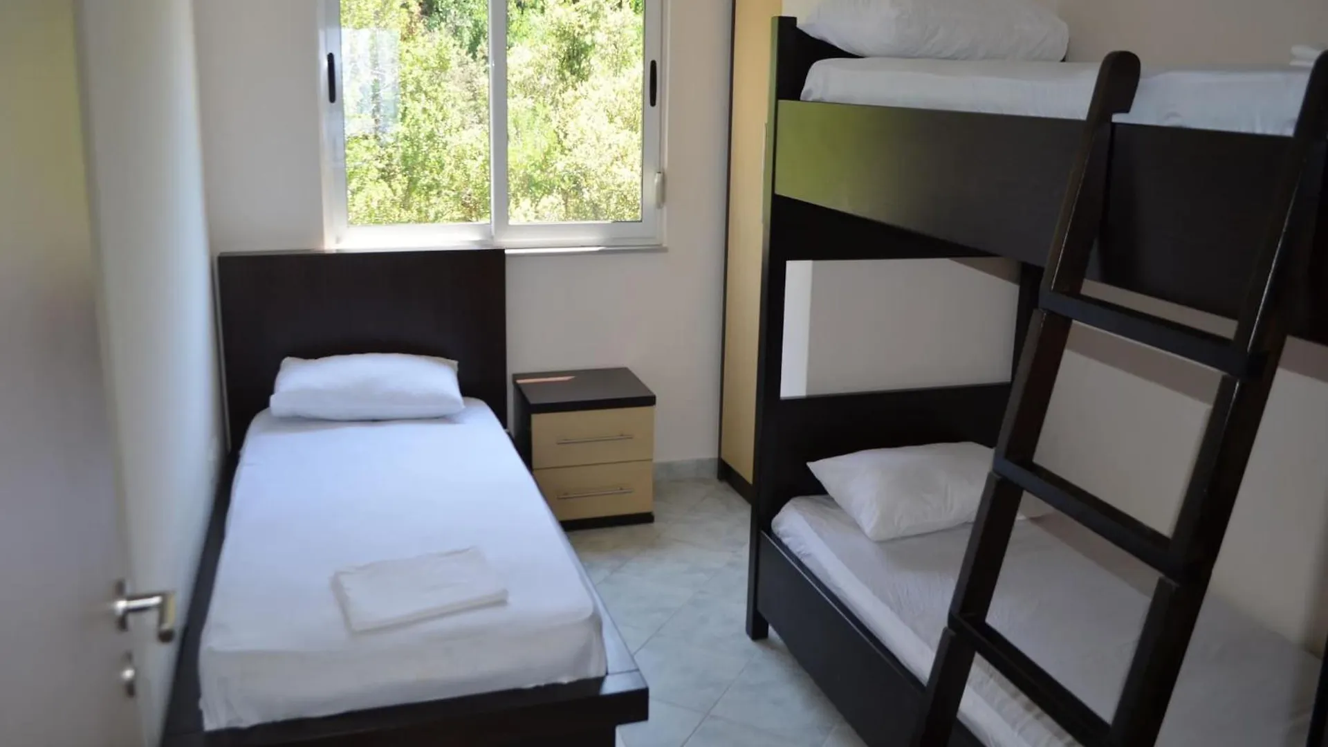 Modern Comfort By The Ionian Sea Sarandë アルバニア