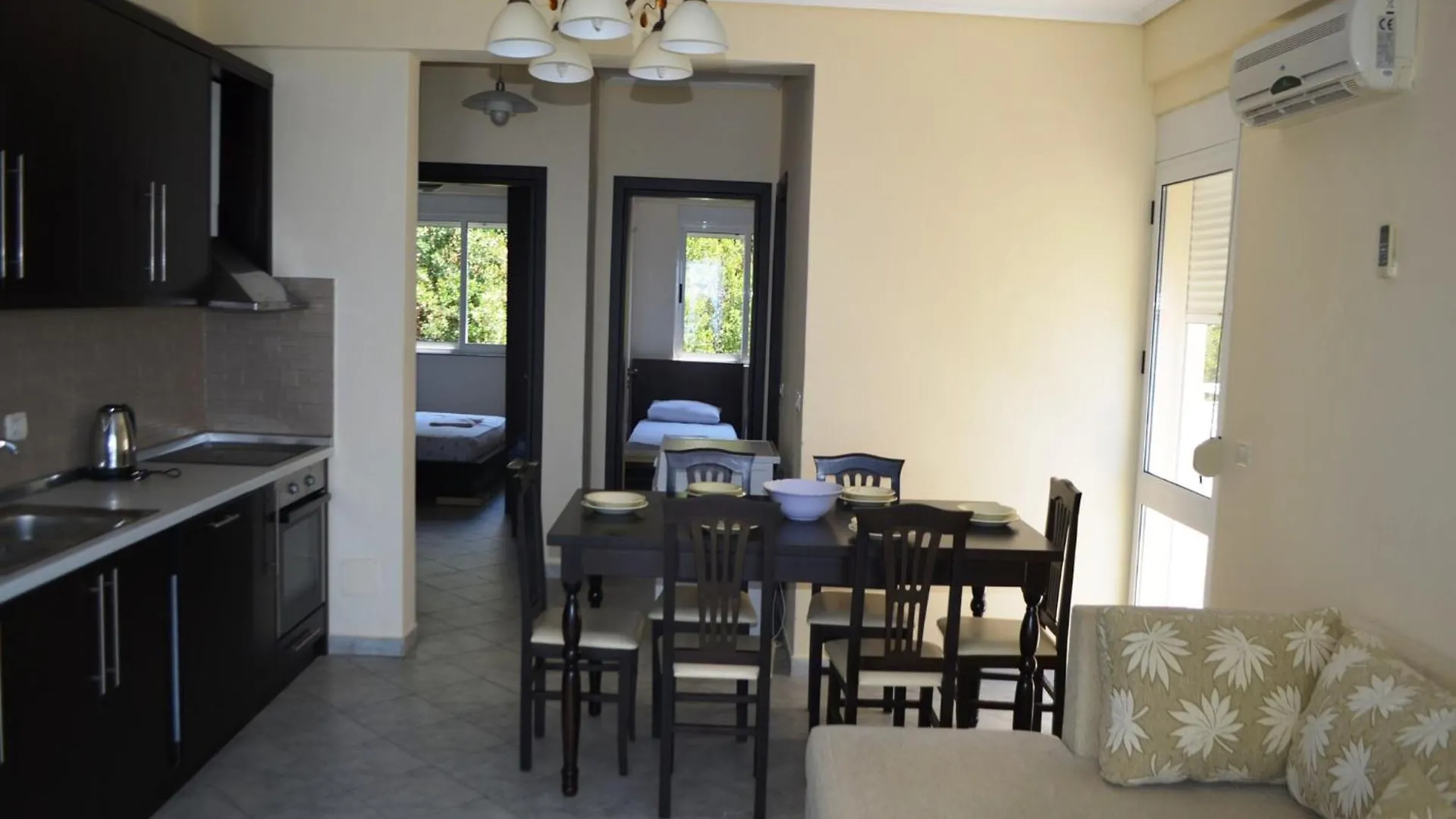 Modern Comfort By The Ionian Sea Sarandë アルバニア
